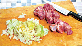 Pivní guláš z plecka