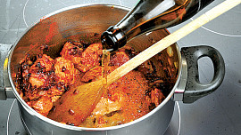 Pivní guláš z plecka