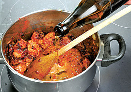 Pivní guláš z plecka