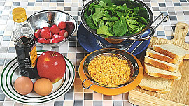 Salát z červené čočky a polníčku