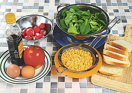 Salát z červené čočky a polníčku