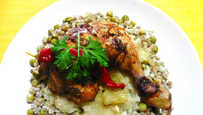 Šoulet a kuřecí stehno pečené na zelí