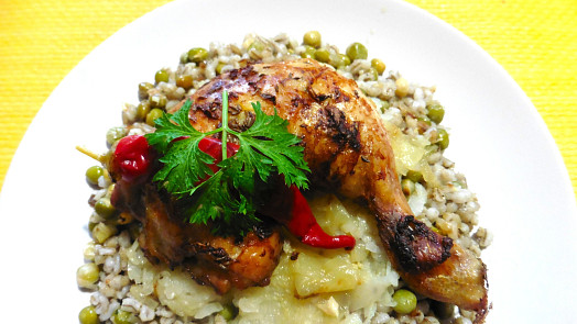 Šoulet a kuřecí stehno pečené na zelí