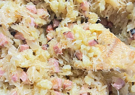 Halušky se zelím a uzeným masem