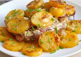 Marinovaná krkovice s brambory na šlehačce