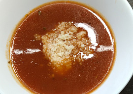 Rajčatová polévka sladkokyselá