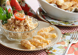 Rybí salát s rybičkami z listového těsta