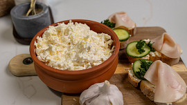 Česnekovo-sýrová pomazánka