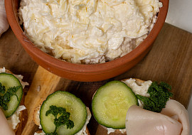 Česnekovo-sýrová pomazánka