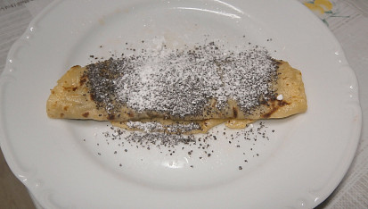 Lokše s povidly a mákem