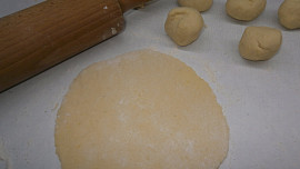 Lokše s povidly a mákem