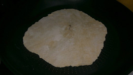 Lokše s povidly a mákem