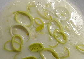 Pórková polévka s vejcem podle ČSN (Veľmi chutná.)