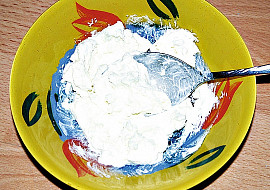 Česneková pomazánka s klíčky fazolí mungo