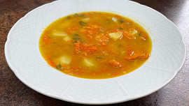 Cibulovo-česneková polévka s bramborami