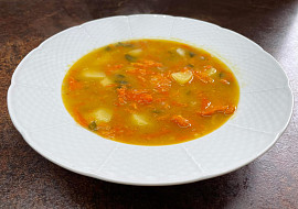 Cibulovo-česneková polévka s bramborami