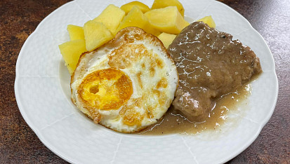 Vepřová kýta na kmínu s volským okem