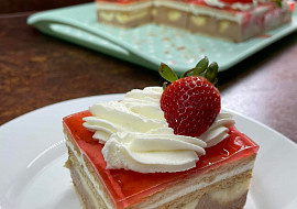 Dvojbarevné čokoládové kostky ze sušenek s banánem