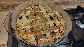 Jablečný linecký koláč