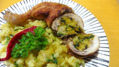 Kuřecí stehna plněná nádivkou s medvědím česnekem