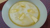 Novohospodský recept na krémovou krupicovou kaši (Skvelá iba s medom a maslom)