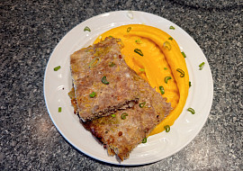 Pečený kapusťák s bramborovo-dýňovou kaší