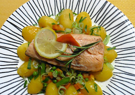 Pstruh lososovitý na rozmarýnu