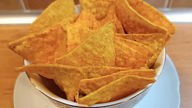 Sýrovo-rajčatová salsa s nachos