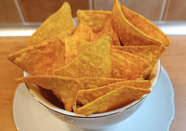 Sýrovo-rajčatová salsa s nachos