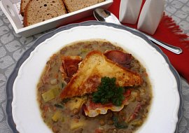 Hustá čočková polévka