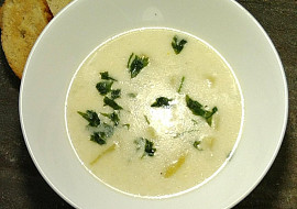 Smetanová česnečka s tymiánem a krutony