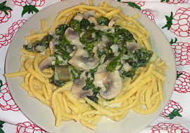 Těstoviny s mangoldem  a žampiony