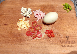 Zapečená tortilla jinak (párky, vejce, šunka, sýr)