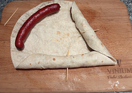 Zapečená tortilla jinak (párky, vejce, šunka, sýr)