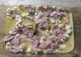 Brambory zapečené s cottage a šunkou