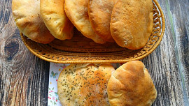 Domácí pita chleba