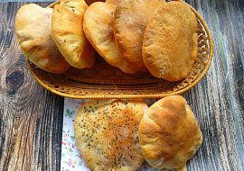 Domácí pita chleba