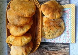 Domácí pita chleba