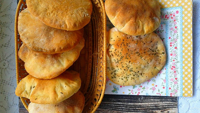 Domácí pita chleba