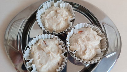 Muffiny kokos/citron/tvaroh, S kousky sušeného ovoce a zázvoru.