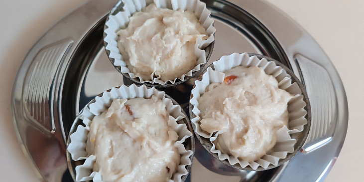 Muffiny kokos/citron/tvaroh (S kousky sušeného ovoce a zázvoru.)