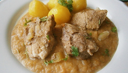 Vepřové kostky na zelenině z pomalého hrnce