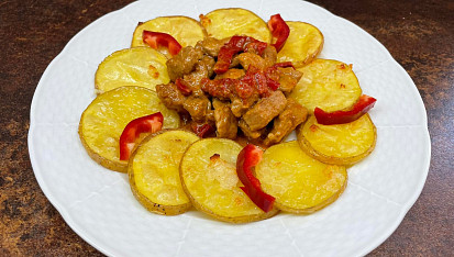 Vepřové nudličky s bramborovými dukátky