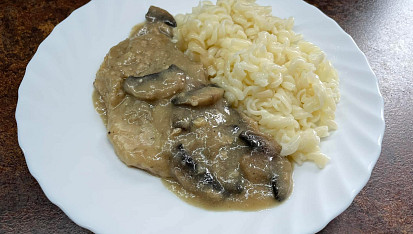 Vepřový plátek na žampionech