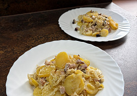 Zapečené brambory se zelím