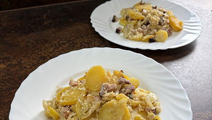 Zapečené brambory se zelím