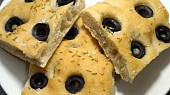 Focaccia s olivami