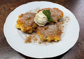 Jablka v kokosovém županu