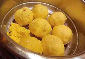 Lehké bramborové knedlíky s houskou