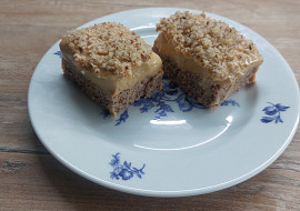 Ořechovo-karamelové řezy